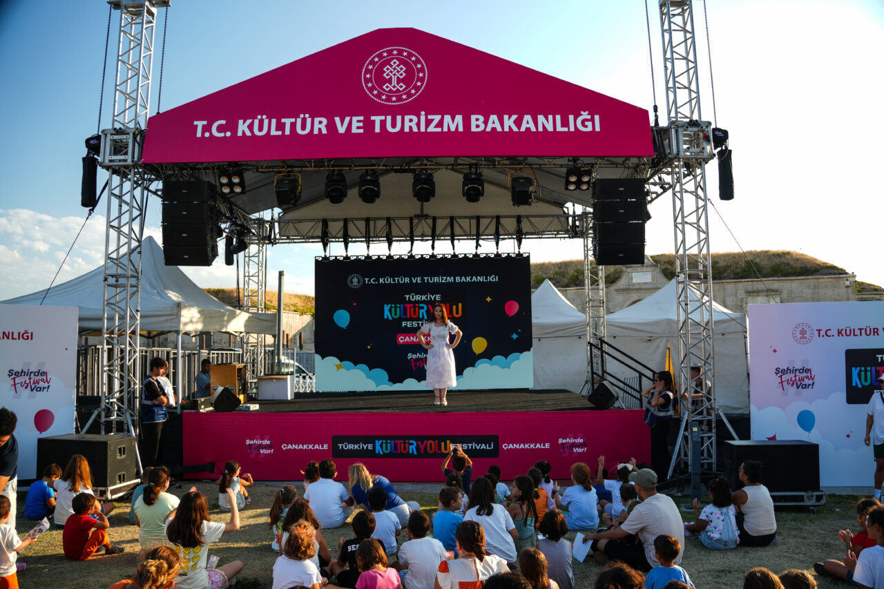  Kültür ve Turizm Bakanlığınca düzenlenen Çanakkale Kültür Yolu Festivali'nin ikinci