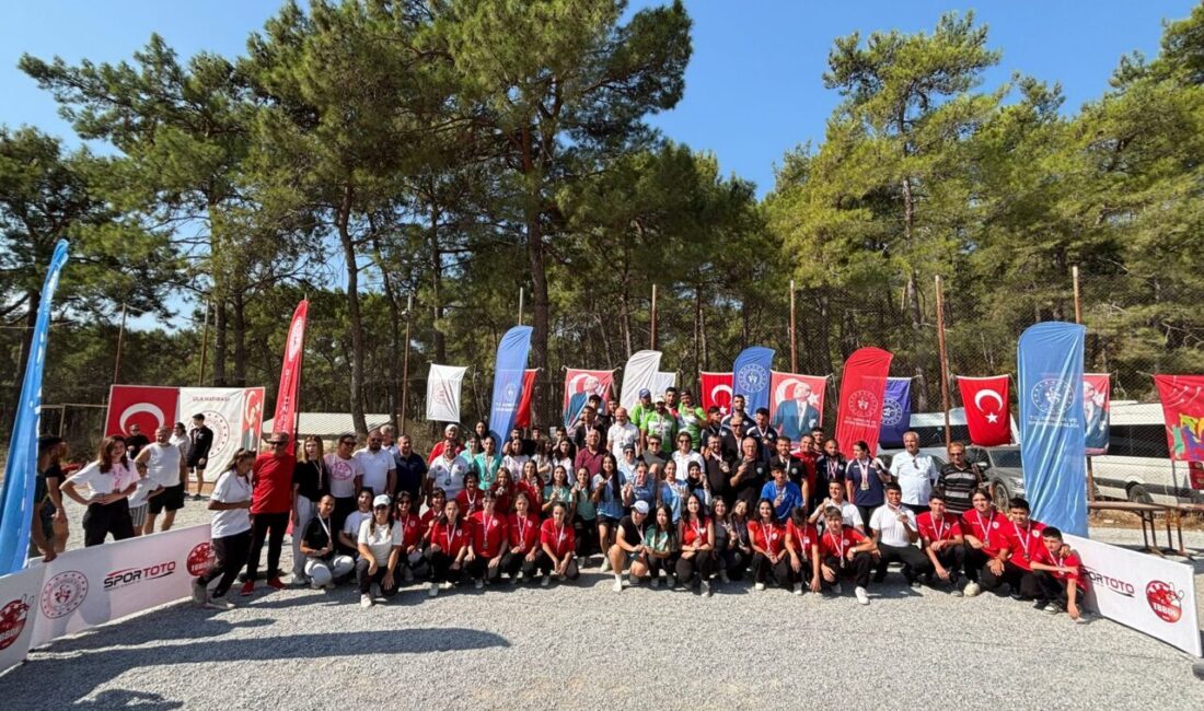 Muğla'nın Ula ilçesinde düzenlenen Türkiye Petank Şampiyonası sona erdi.