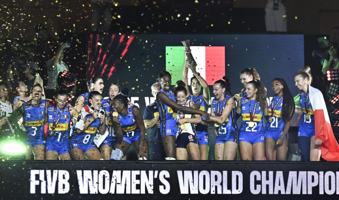  2025 FIVB Dünya Şampiyonası'nın finalinde İtalya'ya 3-2 yenilen A Milli