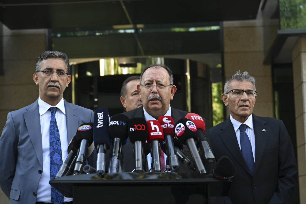 YSK Başkanı Ahmet Yener, CHP'nin İstanbul'da 5 ilçedeki kongrelerinin durdurulması