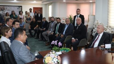 Zafer Partisi Genel Başkanı Ümit Özdağ, Adana'da çeşitli ziyaretler gerçekleştirdi.