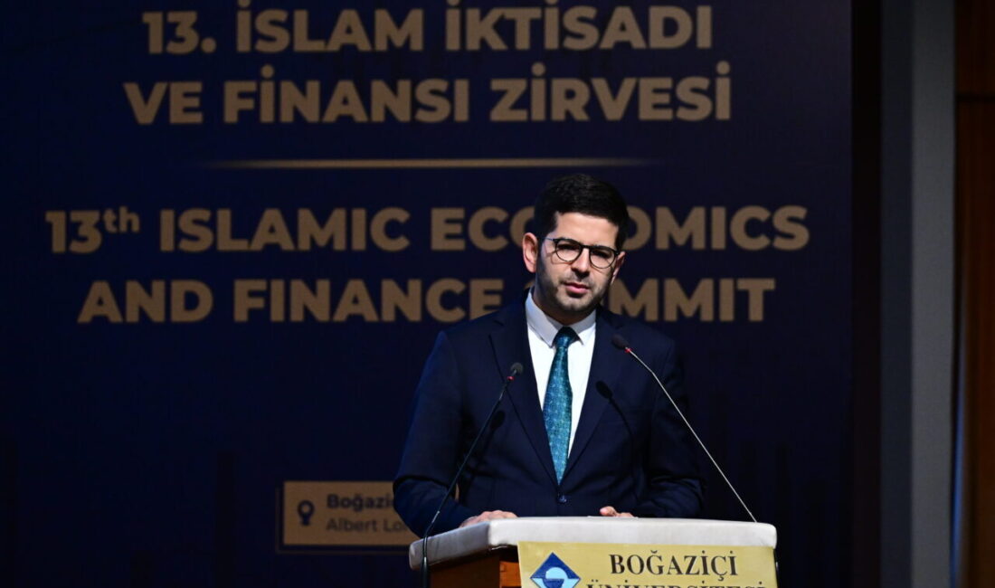  Cumhurbaşkanlığı Yatırım ve Finans Ofisi Başkanı Ahmet Burak Dağlıoğlu, Türkiye'de