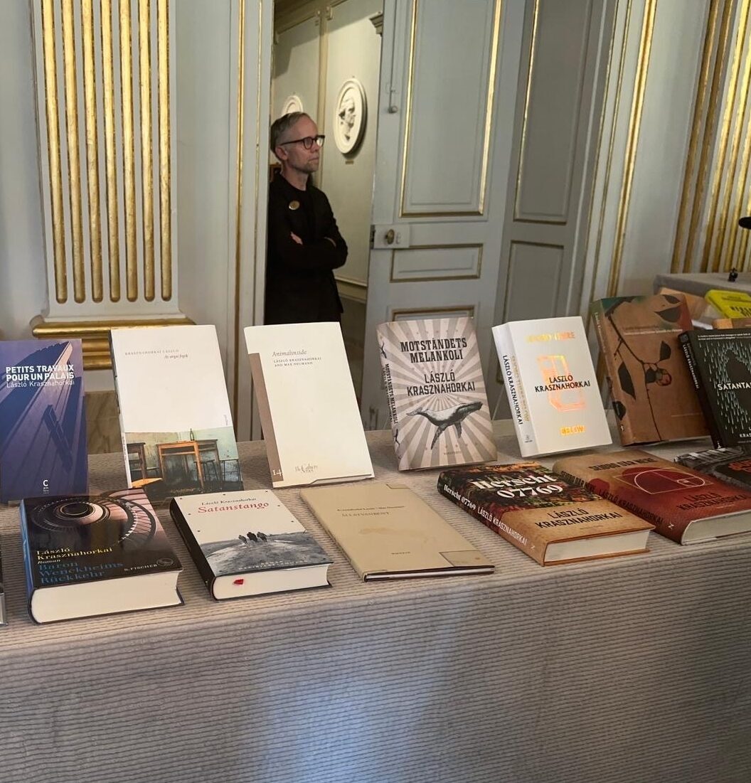 2025 Nobel Edebiyat Ödülü, "etkili ve vizyoner" eserlerinden dolayı 71