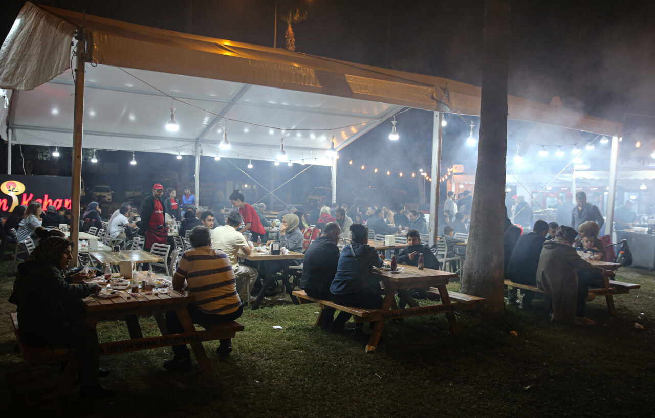 Adana'da "Kuşaktan Kuşağa" temasıyla 10-12 Ekim'de düzenlenen 9. Uluslararası Adana