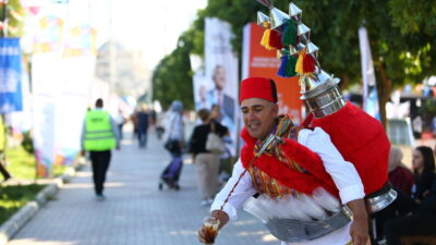  Adana Valiliğinin ev sahipliğinde "Kuşaktan Kuşağa" temasıyla düzenlenen 9. Uluslararası