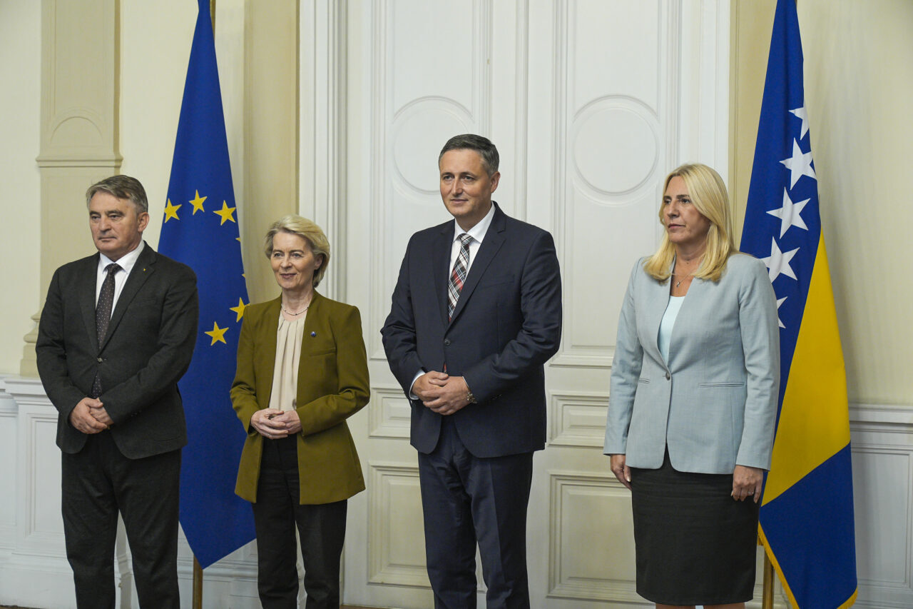 Avrupa Birliği (AB) Komisyonu Başkanı Ursula von der Leyen, Bosna