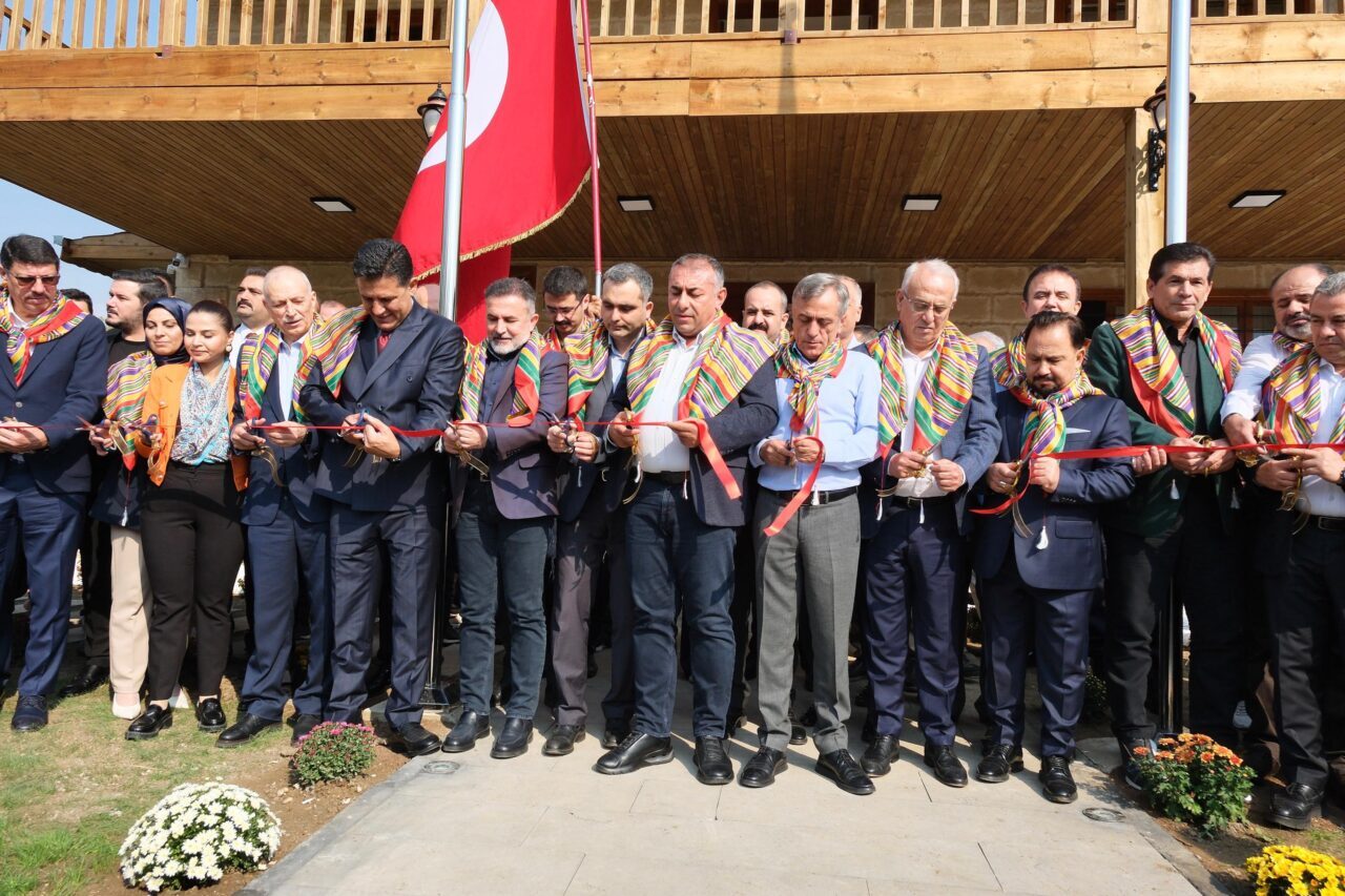 Adana'nın Kozan ilçesinde olimpiyat şampiyonu İsmet Atlı anısına bu yıl