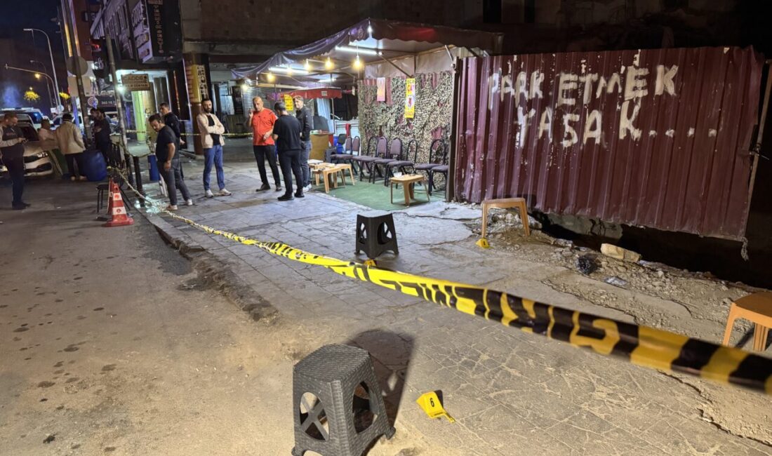 Adana'nın merkez Seyhan ilçesinde bir çay ocağına silahla ateş eden