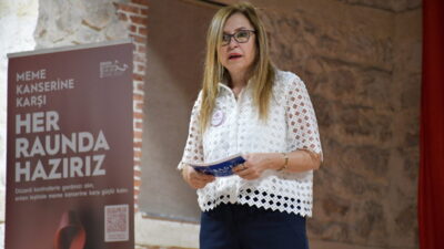 Adana'da meme kanseri farkındalık ayı kapsamında, Acıbadem Adana Hastanesi ile