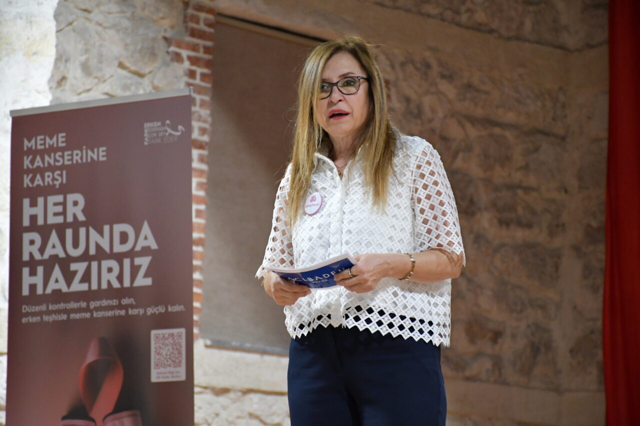 Adana'da meme kanseri farkındalık ayı kapsamında, Acıbadem Adana Hastanesi ile