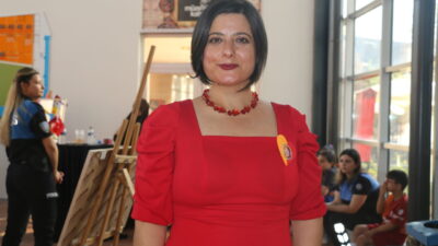 Adana'da özel gereksinimli 30 çocuğun yaptığı "Galatasaray" temalı resimler, düzenlenen