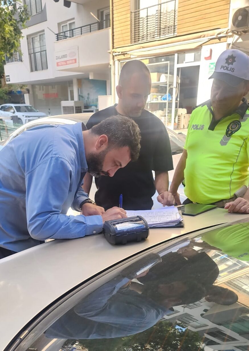 - SürAdana'nın merkez Seyhan ilçesinde otomobiliyle ters yönde giden sürücüye