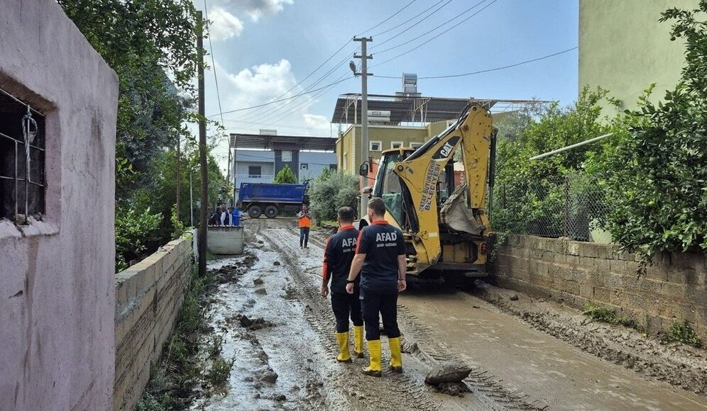 AFAD'ın NSosyal hesabından yapılan açıklamada, dün gece saatlerinde Payas'ta kuvvetli