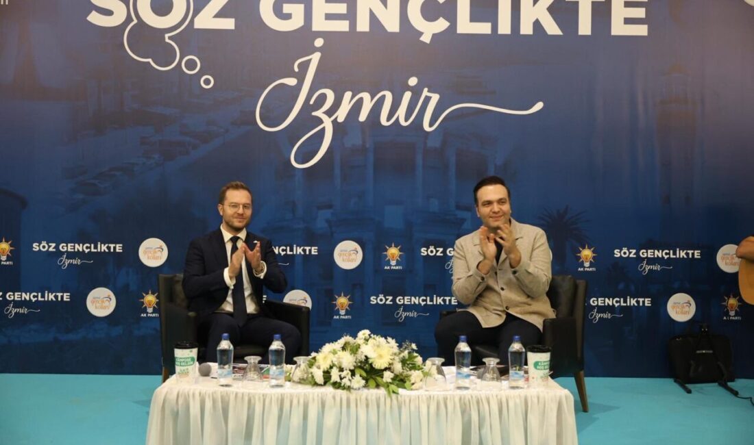  AK Parti Gençlik Kolları Genel Başkanı Yusuf İbiş, İzmir'de gerçekleştirilen