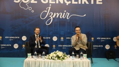  AK Parti Gençlik Kolları Genel Başkanı Yusuf İbiş, İzmir'de gerçekleştirilen