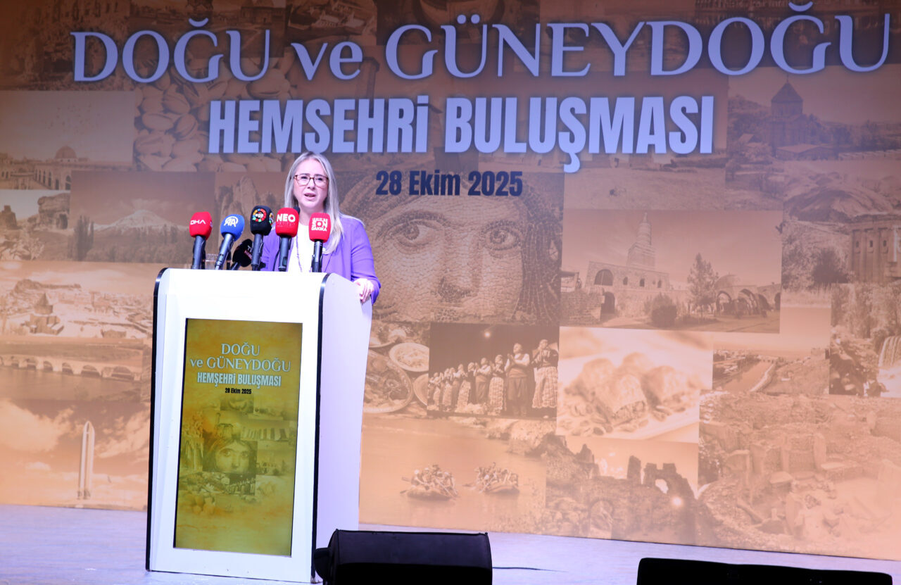 AK Parti Genel Sekreteri ve İzmir Milletvekili Eyyüp Kadir İnan,