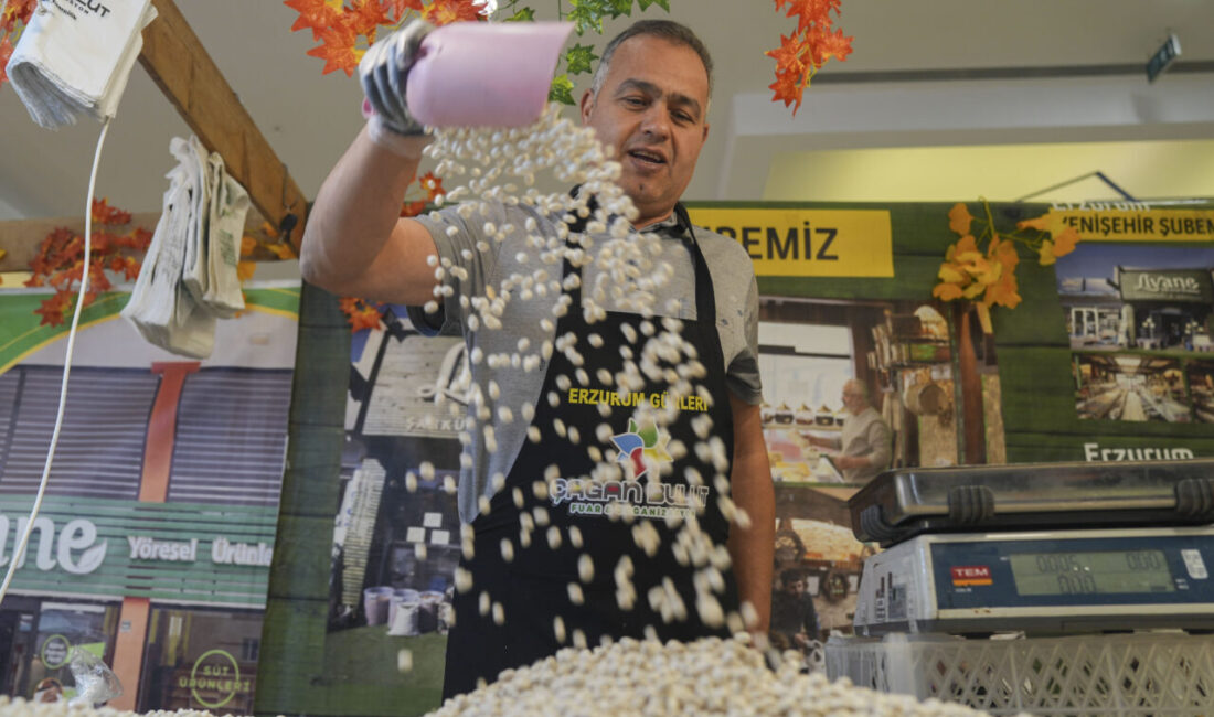 Başkentte yöresel ürünlerin tanıtılması amacıyla düzenlenen "Erzurum Cağ Kebabı ve