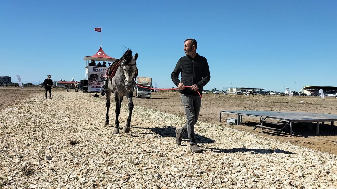 Antalya'nın Manavgat ilçesinde, 16. Manavgat Side Geleneksel Rahvan At Yarışları