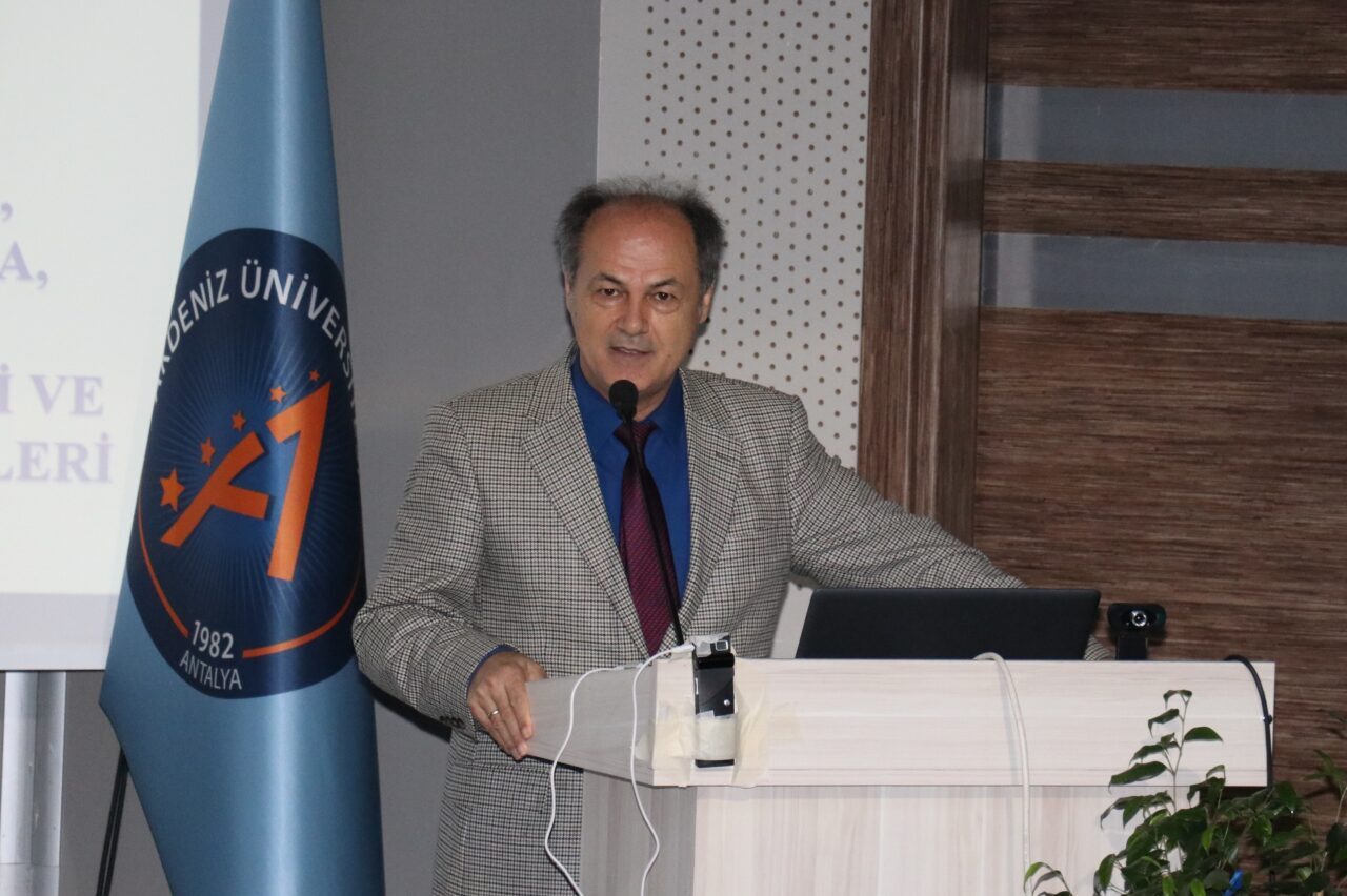  Antalya'da bu yıl 5'incisi düzenlenen "Uluslararası Tarım ve Gıda Etiği