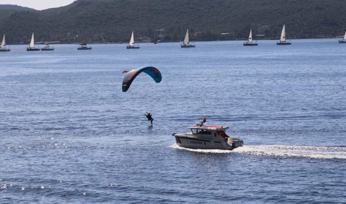  Antalya'nın Kaş ilçesinde 29 Ekim Cumhuriyet Bayramı kutlamaları kapsamında 50