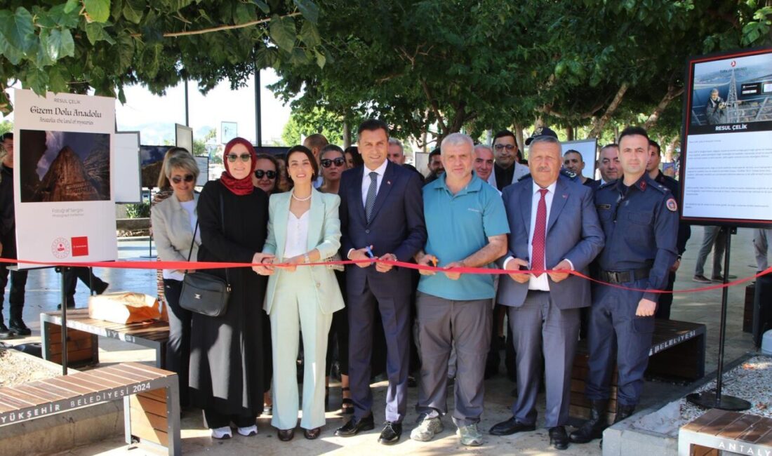Antalya'nın Kaş ilçesinde, 29 Ekim Cumhuriyet Bayramı kutlamaları kapsamında 81