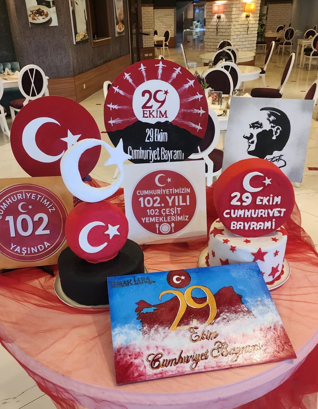 Antalya'da 102 şef tarafından 29 Ekim Cumhuriyet Bayramı'na özel coğrafi