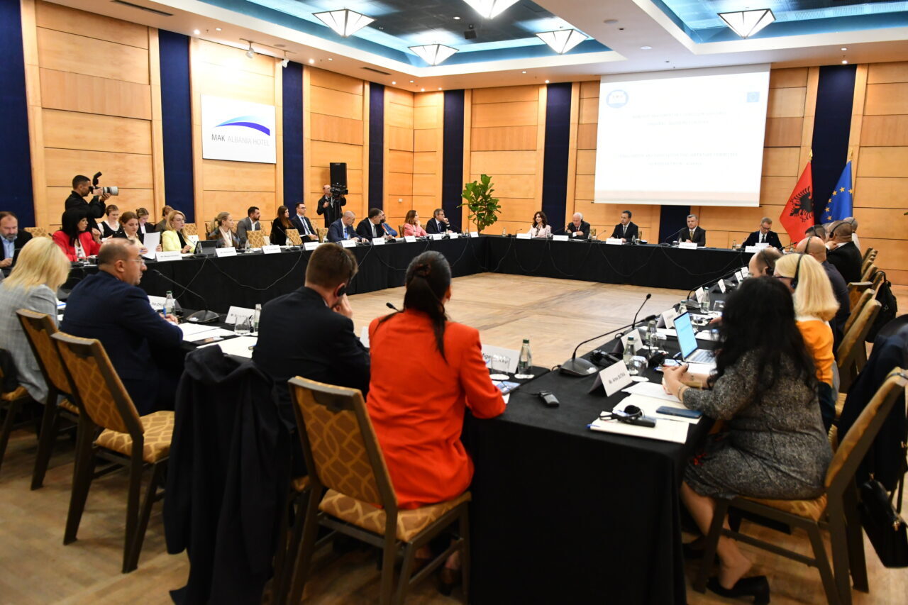 Arnavutluk ile Avrupa Birliği (AB) arasında kurulan İstikrar ve Ortaklık