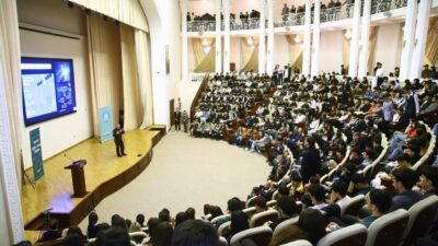 Türkiye'nin ilk astronotu Alper Gezeravcı, Azerbaycan Teknik Üniversitesinde (ATÜ) Türkiye'nin