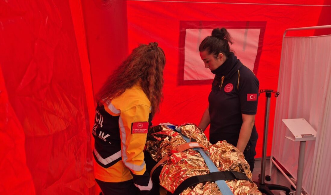  Aydın'ın Efeler ilçesinde, tribün çökmesi ve yangın senaryosuna yönelik toplu