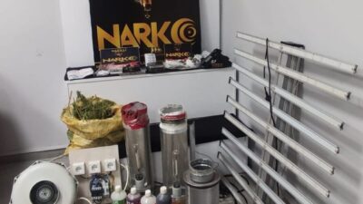Aydın'ın Nazilli ilçesinde düzenlenen uyuşturucu operasyonunda yakalanan 2 şüpheli tutuklandı.