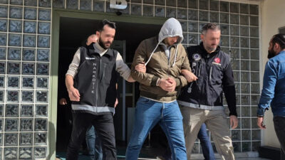 Aydın'ın Efeler ilçesinde düzenlenen uyuşturucu ticareti operasyonunda gözaltına alınan şüpheli