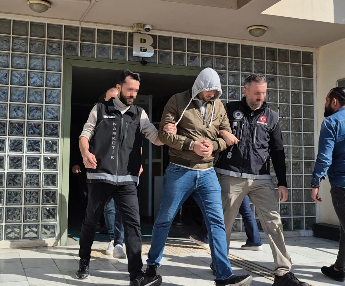 Aydın'ın Efeler ilçesinde düzenlenen uyuşturucu ticareti operasyonunda gözaltına alınan şüpheli