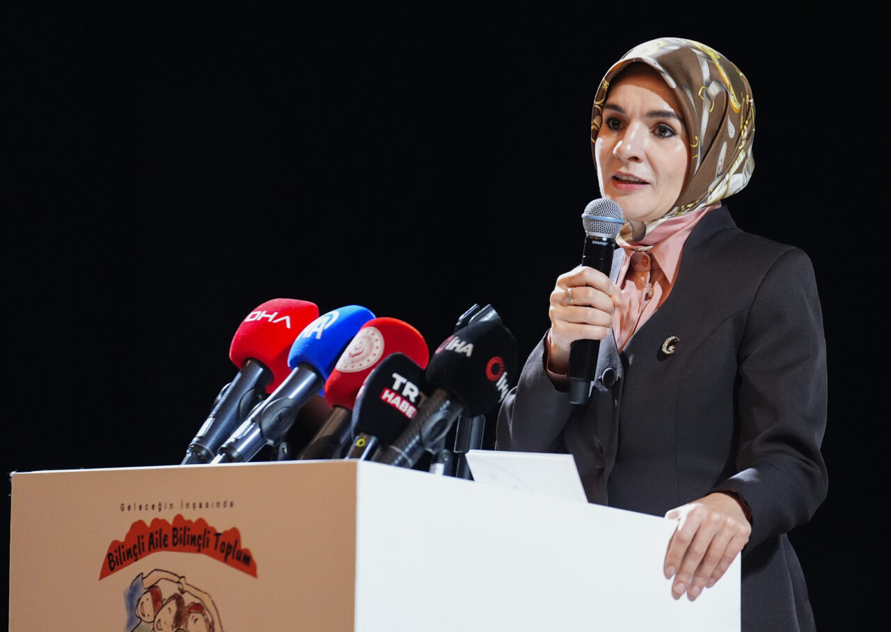 Aile ve Sosyal Hizmetler Bakanı Mahinur Özdemir Göktaş, çocukların sosyal