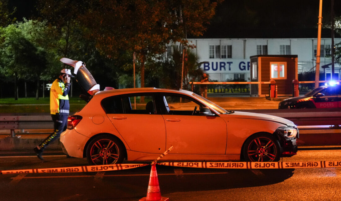 İstanbul Bakırköy'de polisin "dur" ihtarına uymayarak kaçan şüpheli, kovalamaca sonucu