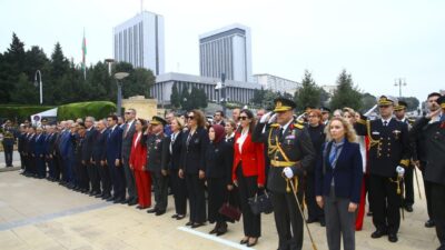 Azerbaycan’ın başkenti Bakü’de, Türkiye Cumhuriyeti’nin 102. kuruluş yıl dönümü dolayısıyla