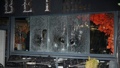 Ankara'nın Yenimahalle ilçesindeki bir iş yeri motosikletli 2 kişi tarafından