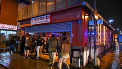  Ankara'nın Yenimahalle ilçesindeki Demetevler Metro istasyonunda yükselen dumanlar paniğe neden