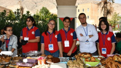 Batman'ın Hasankeyf ilçesinde tüm okulların desteğiyle Gazze yararına kermes düzenlendi.