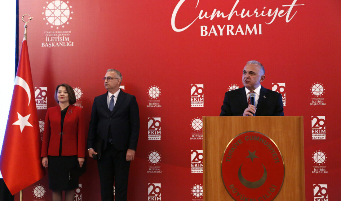 Türkiye Cumhuriyeti'nin kuruluşunun 102. yılı Kırgızistan'ın başkenti Bişkek'te düzenlenen resepsiyonla