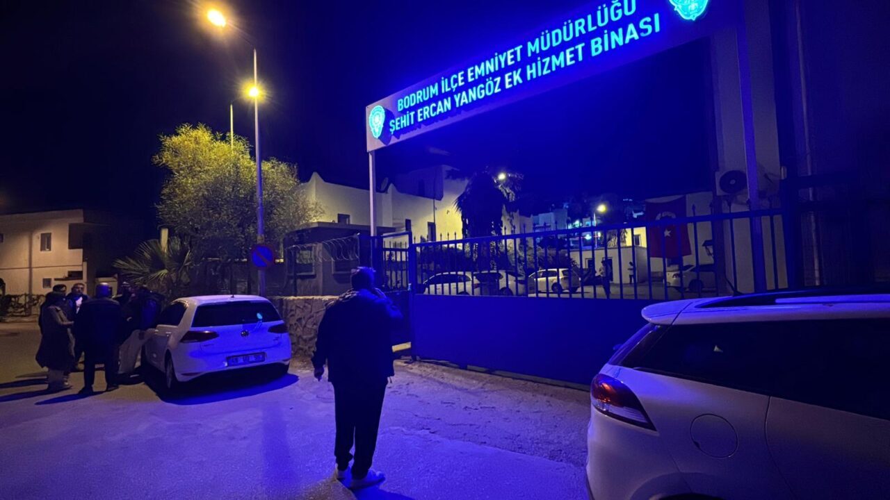  Muğla'nın Bodrum ilçesinde CHP'li bir meclis üyesi rüşvet iddiasıyla gözaltına