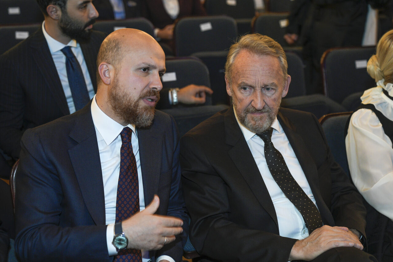 Bağımsız Bosna Hersek'in ilk Cumhurbaşkanı Aliya İzetbegoviç'in doğumunun 100. yılında,