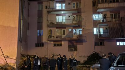 Burdur'da anten tamir etmek için apartmanın çatısına çıkan kişi yaşamını