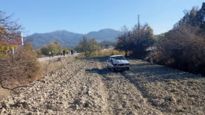  Burdur'un Gölhisar ilçesinde, otomobille çarpışan motosikletin sürücüsü hayatını kaybetti, 2