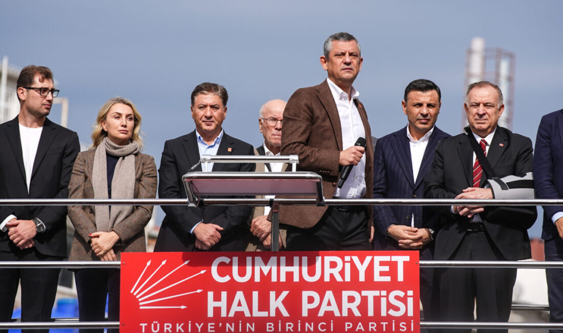 CHP Genel Başkanı Özgür Özel, tutuklanmasının ardından İstanbul Büyükşehir Belediye