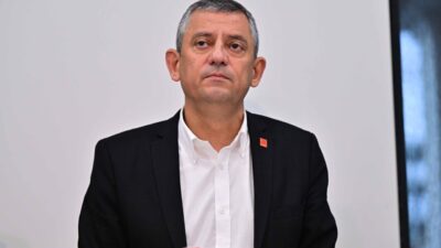 Eski Hatay Büyükşehir Belediye Başkanı Lütfü Savaş'ın da aralarında bulunduğu