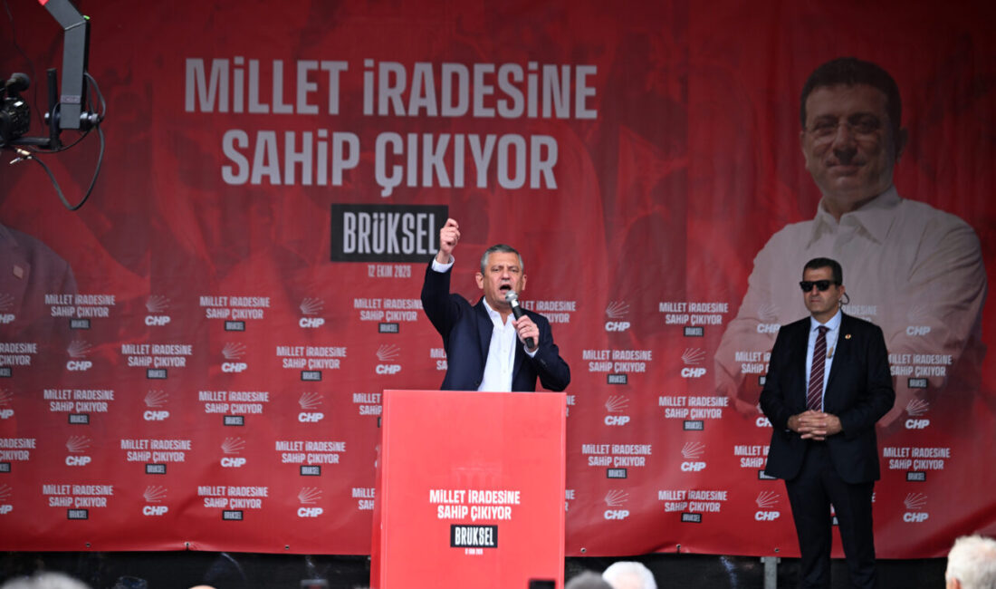 CHP Genel Başkanı Özgür Özel, Avrupa'daki gençlerin herkesin umudu olduğunu