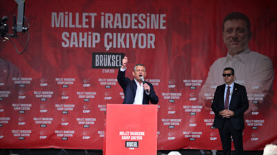 CHP Genel Başkanı Özgür Özel, Avrupa'daki gençlerin herkesin umudu olduğunu