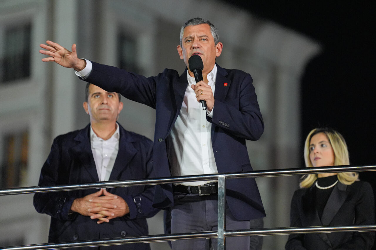  CHP Genel Başkanı Özgür Özel, İstanbul Büyükşehir Belediyesine (İBB) yönelik