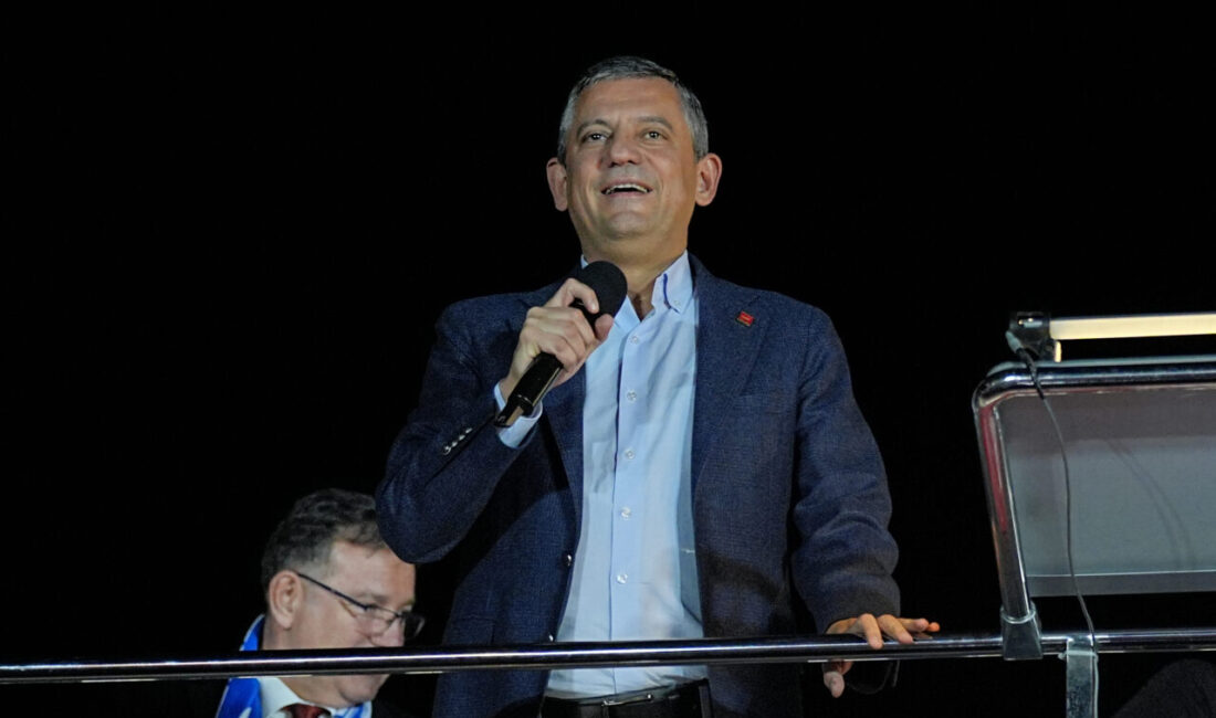 CHP Genel Başkanı Özgür Özel, İstanbul Büyükşehir Belediyesine (İBB) yönelik