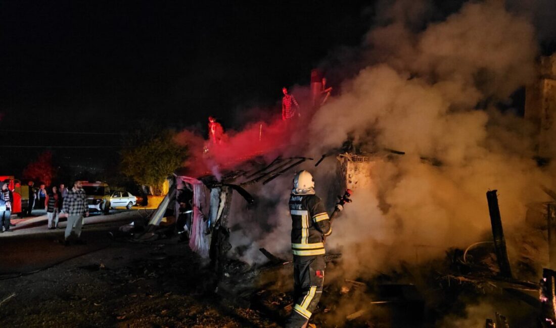  Çorum'da bir evde çıkan yangında aynı aileden 7 kişi dumandan